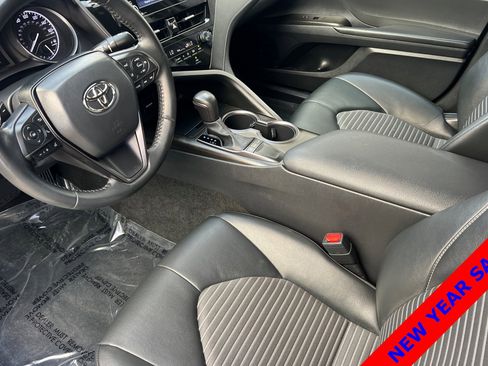 Used 2023 Toyota Camry SE image 10
