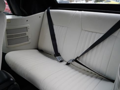 Used 1993 Ford Mustang LX image 30