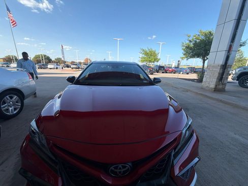 Used 2021 Toyota Camry XSE w/ Navigation Package FWD image 14