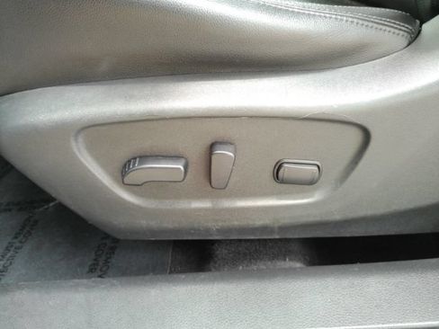 Used 2020 Nissan Rogue SL FWD image 16