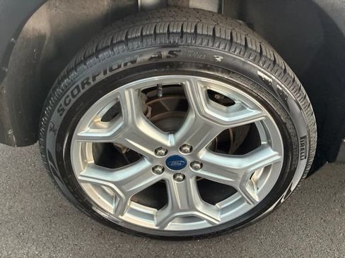 Used 2019 Ford Escape Titanium w/ U9j03 - Titanium Tow Package AWD/4WD image 11