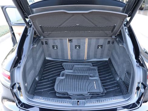 Used 2020 Porsche Macan image 53