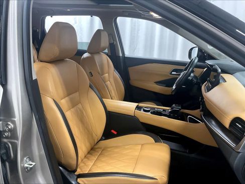 Used 2022 Nissan Rogue Platinum w/ Head-Up Display Package image 11