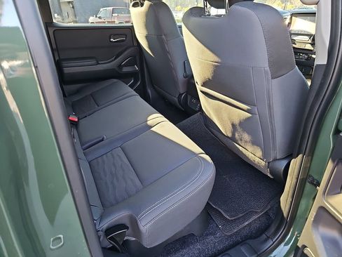 Used 2024 Nissan Frontier SV w/ SV Convenience Package image 14