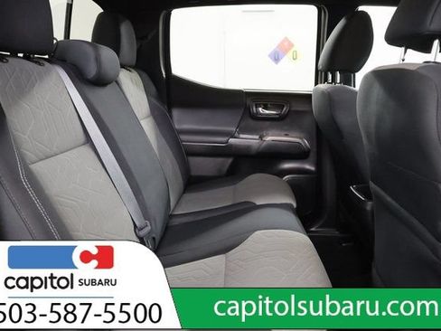 Used 2022 Toyota Tacoma TRD Off-Road w/ Technology Package AWD/4WD image 29