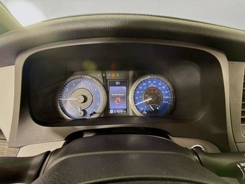 Used 2016 Toyota Sienna XLE FWD image 17