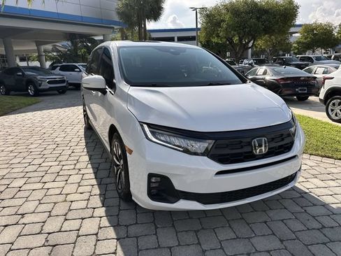 Used 2025 Honda Odyssey EX-L image 17