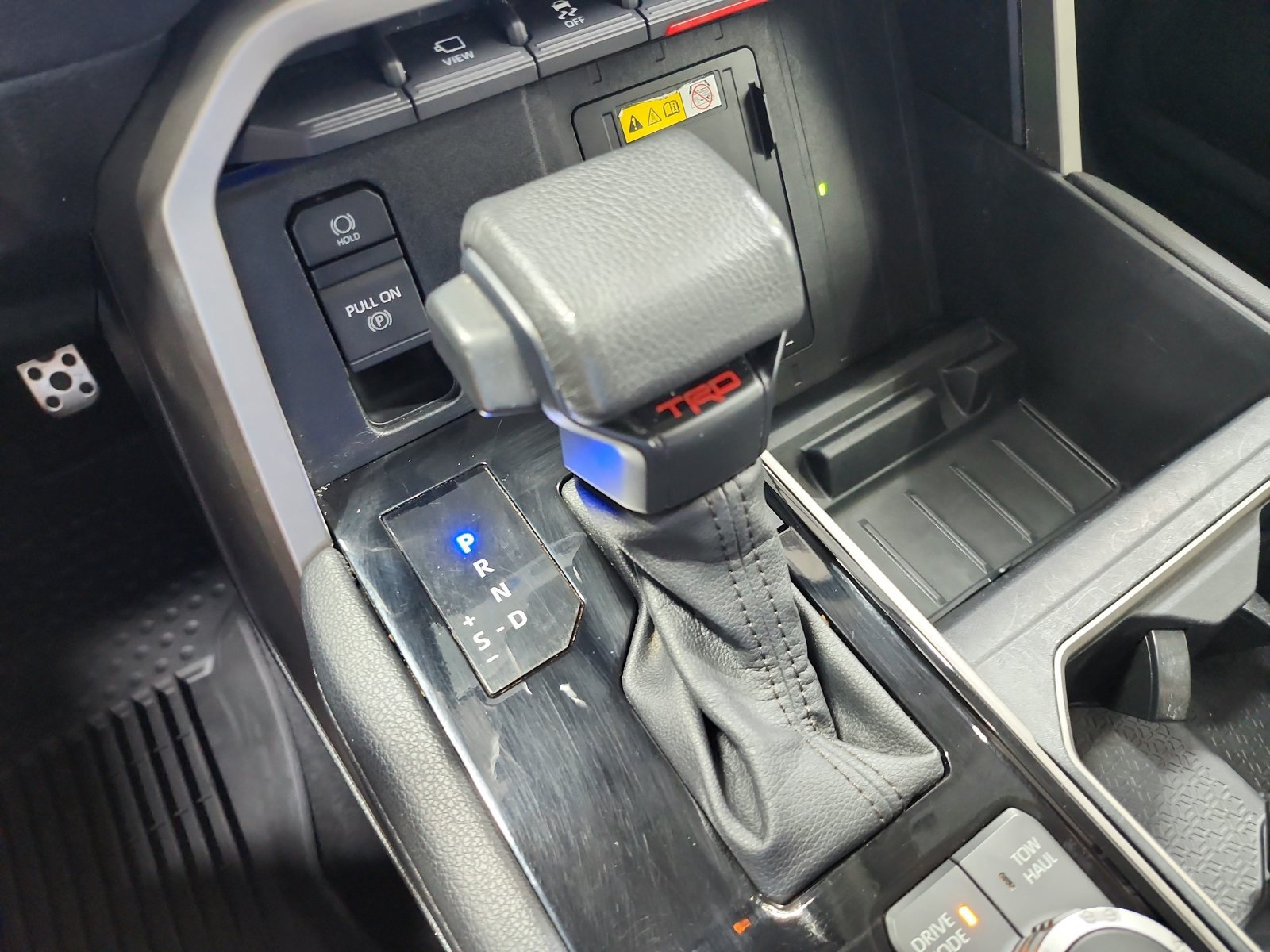 Used 2022 Toyota Tundra Limited w/ TRD Off-Road Package AWD/4WD image 25