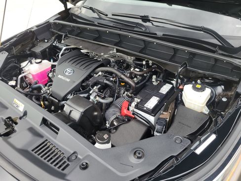 Used 2023 Toyota Highlander Limited image 32