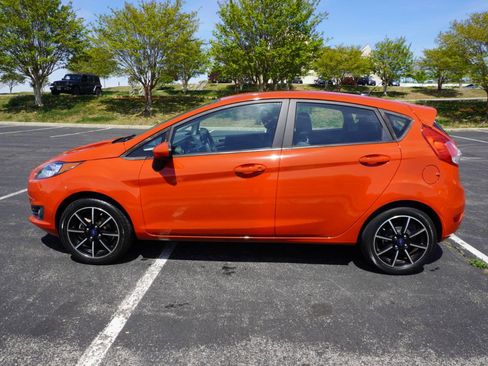 Used 2019 Ford Fiesta SE w/ Equipment Group 201A image 6