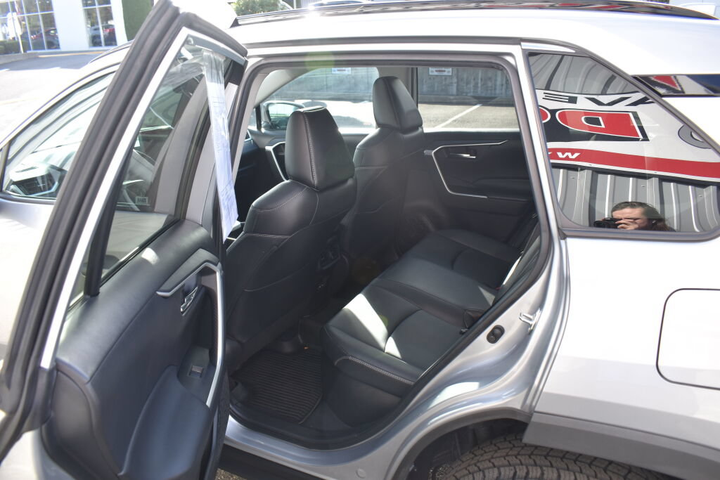 Certified 2022 Toyota RAV4 XLE Premium AWD/4WD image 20