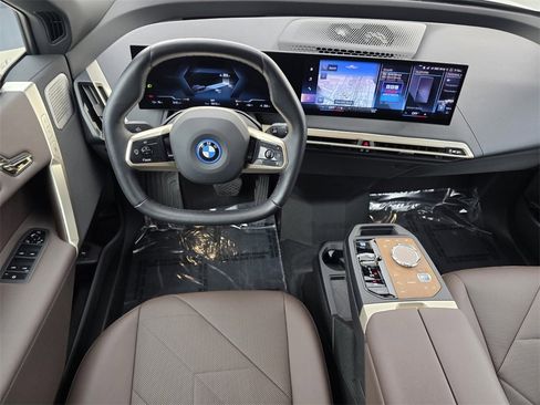 Certified 2023 BMW iX M60 image 13