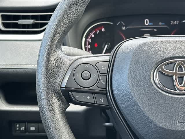 Used 2025 Toyota RAV4 XLE FWD image 8