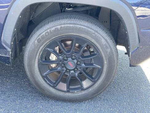 Used 2022 Toyota Tundra SR5 w/ SR5 Convenience Package RWD image 10