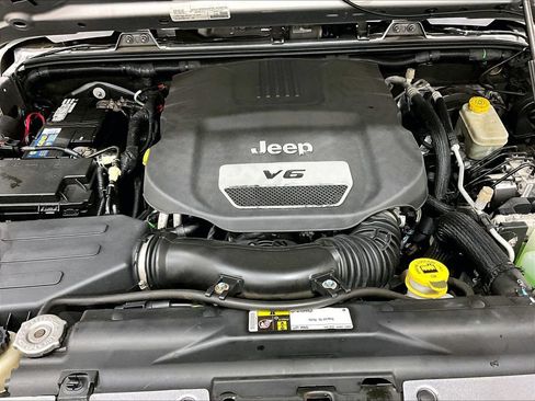 Used 2015 Jeep Wrangler Unlimited Sport AWD/4WD image 9