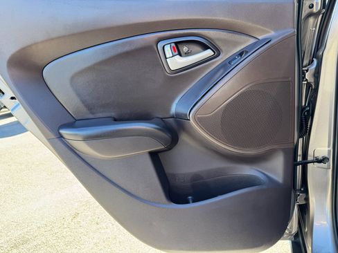 Used 2013 Hyundai Tucson GLS image 18