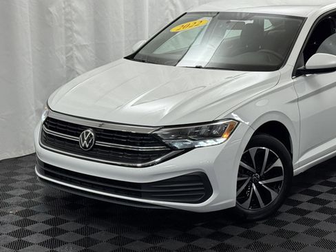 Used 2022 Volkswagen Jetta S image 3