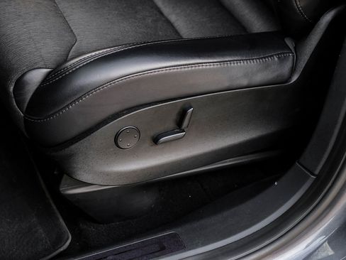 Used 2018 Tesla Model X 75D image 36