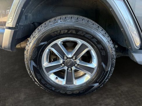 Used 2020 Jeep Wrangler Unlimited Sahara AWD/4WD image 41