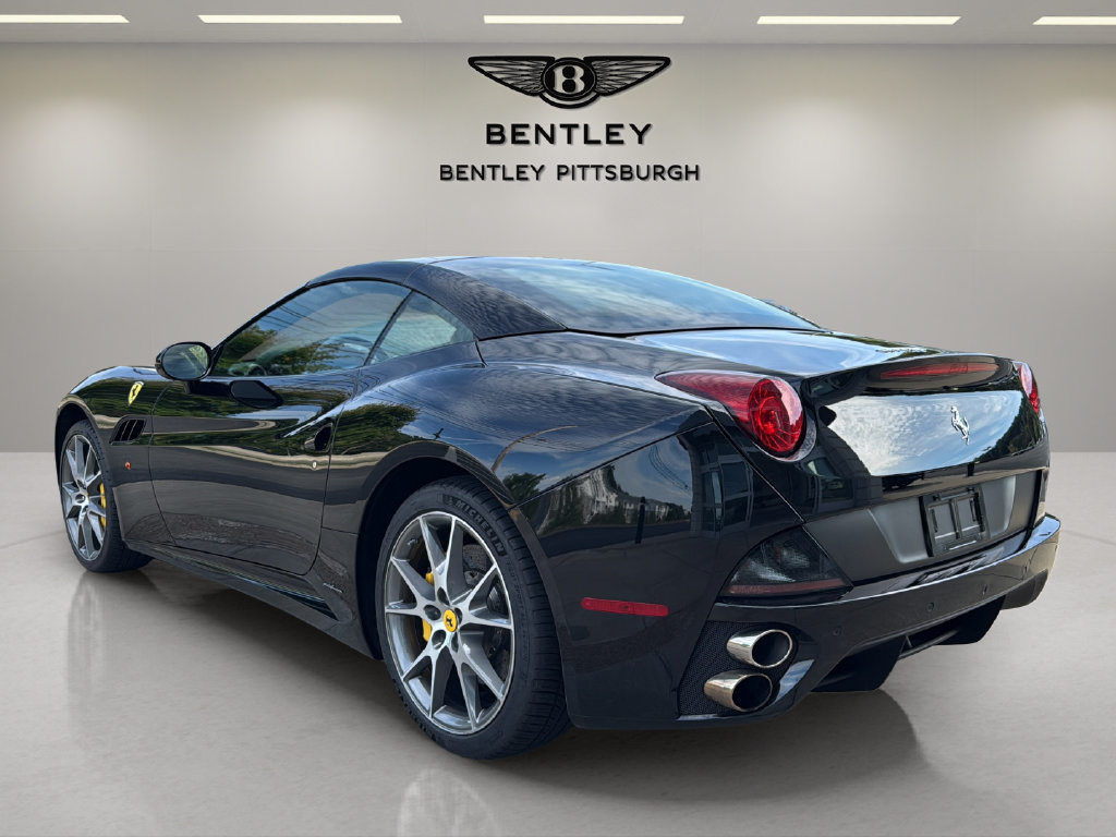 Used 2012 Ferrari California RWD image 15