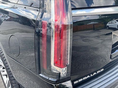 Used 2020 Cadillac Escalade Luxury RWD image 25
