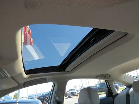 Used 2024 Honda Accord EX image 18