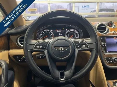 Used 2018 Bentley Bentayga AWD/4WD image 20
