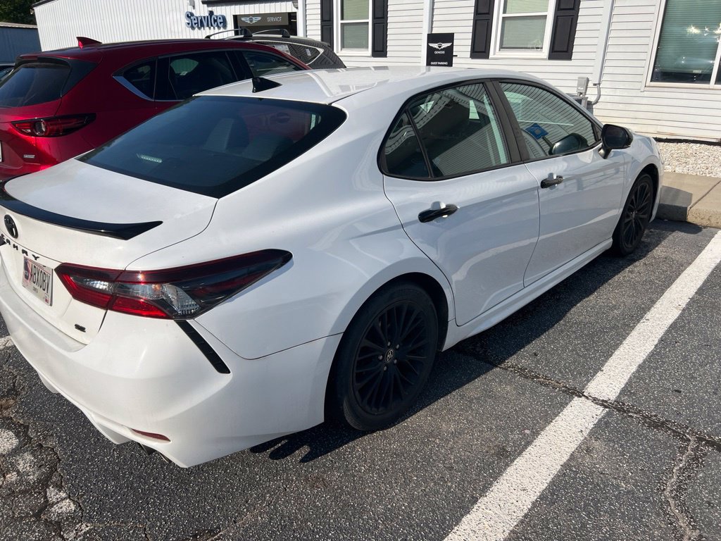 Used 2022 Toyota Camry SE w/ Carpet Mat Package (TMS) FWD image 5