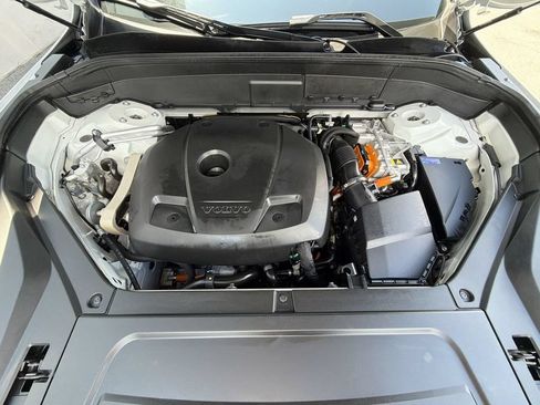 Certified 2025 Volvo XC90 T8 Ultra w/ Protection Package Premier AWD/4WD image 14
