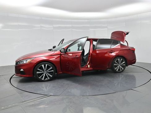 Used 2019 Nissan Altima 2.5 SR FWD image 34
