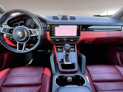 Used 2022 Porsche Cayenne image 7