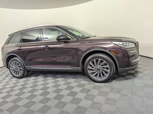 Used 2023 Lincoln Corsair Reserve w/ Towing Package AWD/4WD image 2