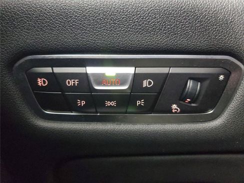 Used 2022 BMW X7 xDrive40i w/ Premium Package AWD/4WD image 37