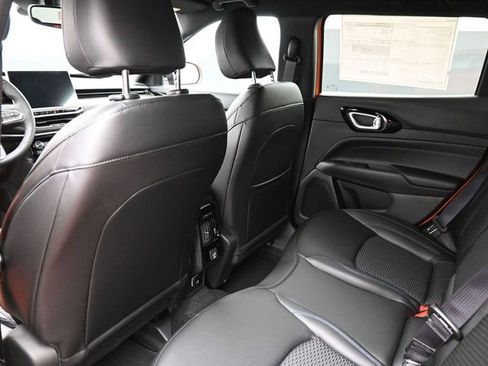 New 2026 Jeep Compass Latitude AWD/4WD image 17