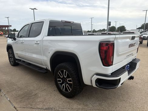 Used 2020 GMC Sierra 1500 AT4 w/ AT4 Premium Package AWD/4WD image 4