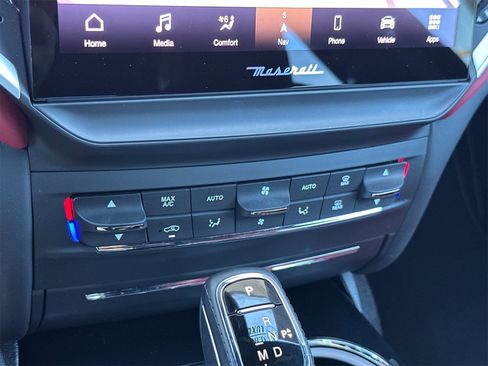 Used 2023 Maserati Ghibli Trofeo image 23