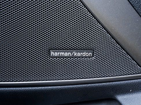 Used 2023 BMW M340i xDrive image 9