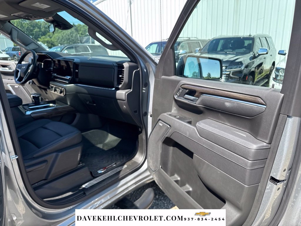 Used 2025 Chevrolet Silverado 1500 LT Trail Boss w/ LT Trail Boss Premium Package AWD/4WD image 29
