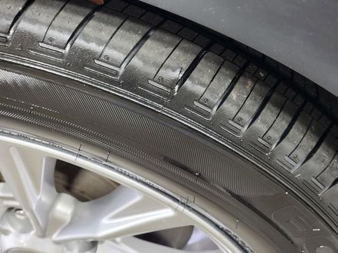 Used 2023 Honda CR-V EX image 11