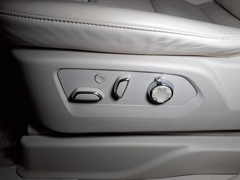 Certified 2024 Cadillac Escalade Premium Luxury Platinum image 16