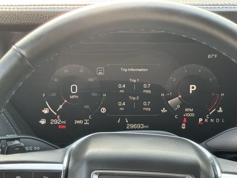 Used 2025 GMC Yukon Denali AWD/4WD image 7