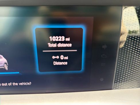 Used 2025 Volkswagen Tiguan SE R-Line AWD/4WD image 19