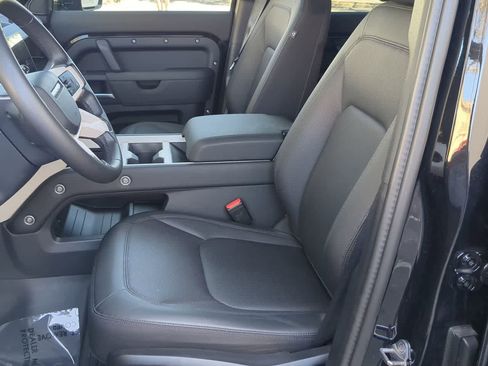 Used 2025 Land Rover Defender 110 S image 16