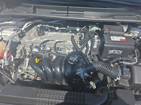 Used 2021 Toyota Corolla LE FWD image 22