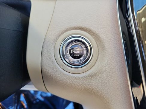 Used 2020 Mercedes-Benz C 300 Sedan image 31