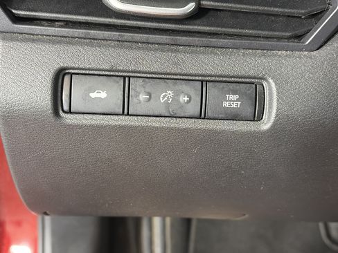 Used 2024 Nissan Altima 2.5 SV FWD image 25