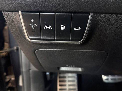 Used 2023 Kia Stinger GT2 image 13