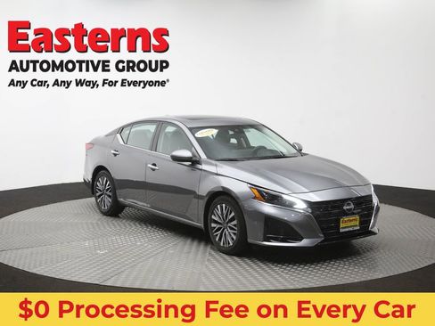 Used 2023 Nissan Altima 2.5 SV w/ SV Premium Package FWD image 49