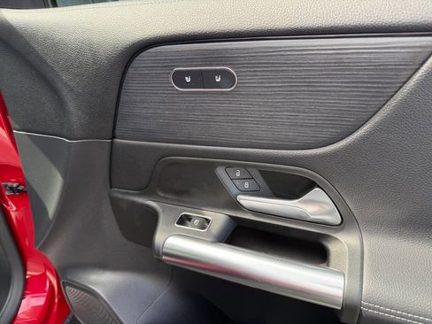 Used 2022 Mercedes-Benz GLA 250 GLA 250 4MATIC AWD 4dr SUV image 11