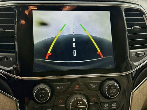 Used 2019 Jeep Grand Cherokee Limited RWD image 23